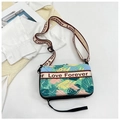 Bolso bandolera rígido con grafiti colorido, correa Love Forever y revista de moda - Graffiti Verde