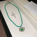 Collier de perles vertes avec pendentif en forme de trèfle et pierre précieuse émeraude - Serrure Verte (41# Collier)