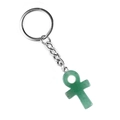 Portachiavi croce Ankh in pietra avventurina verde con catena argento su sfondo bianco - Avventurina Verde