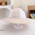Dettaglio cappello parasole traspirante per bambini con graziose orecchie da orso 3D - 50cm / Cachi
