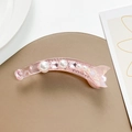 Dettaglio di fermaglio per capelli rosa con strass, perle e design a coda di pesce - Rosa