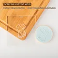 Acryl-Fondant-Stempel mit Schal-Muster für das Backen von Weihnachtsplätzchen - QA292-Schal Präger