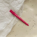 Rosarote nahtlose Haarklammer mit Rillendesign auf künstlerisch strukturiertem Grund - 9cm Positionierungsklammer / Rosarot