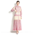 Elegantes Maxikleid mit Paisley-Muster, Laternenärmeln, Stehkragen und Taillenband - S / Rosa