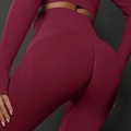 Seamless peach lift yoga leggings in burgundy with high-waist tummy control knit - S / Burgundy