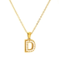 Elegante goldene Titan-Halskette mit Perlen-besetztem Buchstaben D Anhänger an einer feinen Kette - Buchstabe D (SP723G-D)