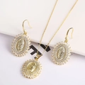 Dettaglio del set gioielli medaglia Vergine Maria con pietre in zirconia cubica - Set-2