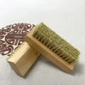 Spazzola per scarpe in faggio con setole gialle morbide per lucidare la pelle, 10,5 cm - Spazzola in setole di maiale in legno di faggio naturale (A-129)