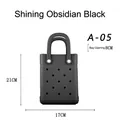 Mini bolso de playa de EVA negro con diseño perforado y dimensiones del producto - Negro