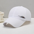Gorra de béisbol blanca perforada de secado rápido con estampado deportivo y protección solar - Ajustable / Blanco