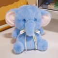 Simpatico elefante di peluche azzurro con pelliccia morbida e orecchie rosa, Wooly Friends - Forma di elefante / Motivo Elefante Blu