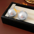 Elegantes pendientes de perlas esféricas gris plata con acabado de alto brillo - 22mm / Azul (Gris Plateado)