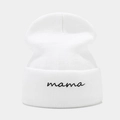 Berretto in maglia bianco con ricamo mama e risvolto per uno stile urban invernale - Bianco Mama