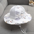 Cappello da sole bianco per neonati con stampa di uccelli e laccetto regolabile - 48-52cm (Regolabile) / Bianco (Balena Animata)