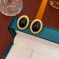 Orecchini vintage ovali neri con bordo dorato a corda e design raffinato - Orecchini a Bottone Con Gemma Nera Ovale (Oro)