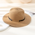 Dettaglio cappello in paglia intrecciata marrone chiaro con cintura nera e catena dorata - Taglia Unica (57cm) / Cachi