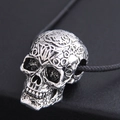 Pendaglio teschio in argento con incisione celtica su cordino nero per uomo - Teschio in Argento Antico Retrò