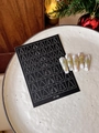 Detailansicht der Weihnachtsbaum Nagelsticker mit gold-weißen Glitzermustern und Motiven - Weihnachtsbaum Stil (YT59)