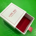 Scatola regalo per gioielli verde acqua con interno in velluto rosso e nastro rosa - Scatola Portagioie a Cassetto (05-5x5x4CM)