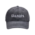 Detalle del bordado blanco GRANDPA en una gorra de béisbol de algodón negro lavado - GRANDPA (1 unidad) / Negro Lavado