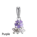 Dettaglio del ciondolo a fiori in argento con smalto viola e bianco e cristalli - Combinazione di Tre Fiori Viola
