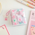 Detalle de mini carpeta de PVC de conejo rosa con colgante y cierre de presión útil - Conejo Corazón Rosa