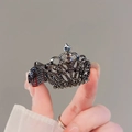 Pince à cheveux couronne en métal foncé sertie de strass brillants pour femmes - Couronne Goutte d'eau / Métal canon