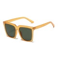 Occhiali da sole quadrati oversize montatura color ambra con dettaglio metallico a forma di T - Montatura Arancione Trasparente Lenti Verde Scuro