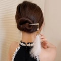 Pic à cheveux fleur dorée avec perles ambrées et pompons en plumes blanches - Pompon En Plume Perle Ambre Doré (16#)