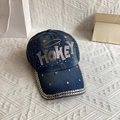 Detalle de la gorra vaquera con diseño de diamantes 'HONEY' y acabados con purpurina - Adulto, Ajustable / Azul Denim HONEY