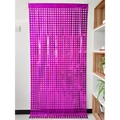 Dettaglio della tenda a pioggia viola con motivo a croce riflettente per sfondo festa - 1*2m Pezzo Singolo / Rosa Rossa