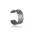Brazalete abierto de plata minimalista con textura martillada para hombre y mujer - Plata Antigua