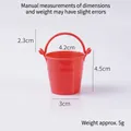 Mini seau rouge en plastique pour maison de poupée, hauteur 4,5 cm et diamètre 4,2 cm - Seau / Rouge