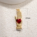 Pendentif paume plaqué or avec gemme coeur rouge et cristaux blancs, vue détaillée - R004-Cœur Rouge de Paume