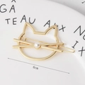 Golden cat outline hair clip with white pearl detail on a white ceramic plate 6cm - Gold Pearl Cat