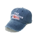 Dettaglio del cappello in denim invecchiato con ricamo bianco e bordo della visiera usurato - M(56-58cm) / Blu Notte
