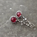 Boucles d'oreilles bohèmes vintage avec cabochons rouges et crochets style branche - Rouge