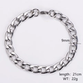Gros plan d'un bracelet gourmette en acier de 9 mm avec un fermoir mousqueton - 9mm/21cm / Acier
