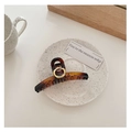 Amber tortoiseshell hair claw clip with golden metal ring and resin streamline finish - Tortoiseshell - Metal Circle