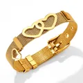 Pulsera de malla de acero inoxidable dorado con dijes de corazón y cierre de hebilla - Dorado (KAS795)