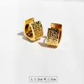 Minimalistische gehämmerte 24k vergoldete quadratische Creolen 1,2 cm für Damen - Gold