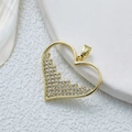 Pendentif cœur doré élégant avec micro-pavage de zircons sur une surface blanche - Cœur-Zircon Blanc