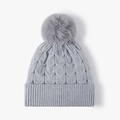 Bonnet en tricot torsadé gris pour femme avec un grand pompon en fausse fourrure - Gris Clair(24B082)