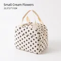 Insulated corduroy lunch bag with cream flower pattern and handle, size 25.5x21x17cm - Off-white Flower