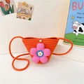 Orangefarbene Kinder-Stroh-Umhängetasche mit großer rosa Blume und einem Perlenverschluss - Stil 2 Orange