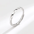 Minimalistischer S925 Sterlingsilber Möbius Ring für Paare in poliertem Silber - Einstellbar Offen / Weißgold (Herren)