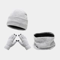 Detalle del conjunto de punto gris con forro polar grueso en gorro, bufanda y guantes - Gris claro