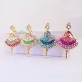 Porte-clés danseuse de ballet colorés avec strass brillants en finition dorée pour sacs - Couleur Aléatoire