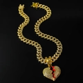 Cadena cubana dorada de hip hop con colgante de corazón roto rojo y cristales finos - Collar Con Colgante / Cadena Cubana 50cm / Dorado