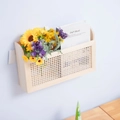Handgefertigter Wand-Zeitschriftenkorb aus Rattan mit hellem Holzrahmen für Deko - Wandmontiertes Rattan 40cm